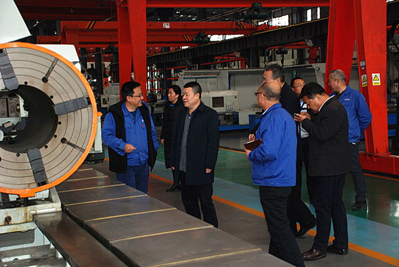 副市長赫文杰來星火機床公司調研生產經營工作