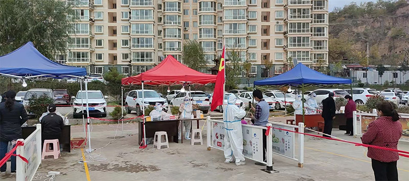 星火職工醫院醫護人員白衣執甲上“疫”線 逆行而動守平安