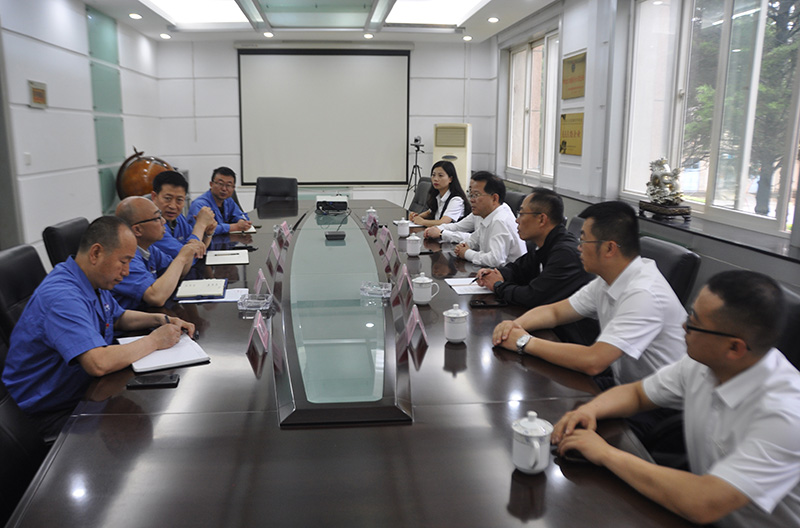 甘肅銀行天水分行領導在星火機床公司調研