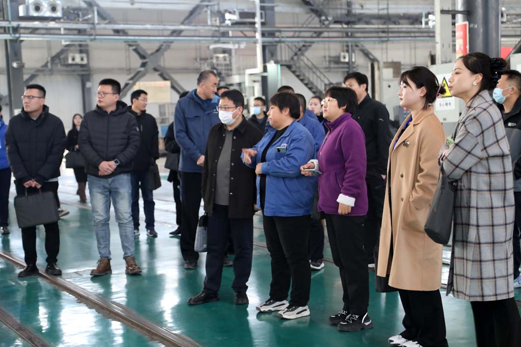 省工學類就業聯盟就業指導教師來星火機床公司參觀 省工學類就業聯盟就業指導教師來星火機床公司參觀