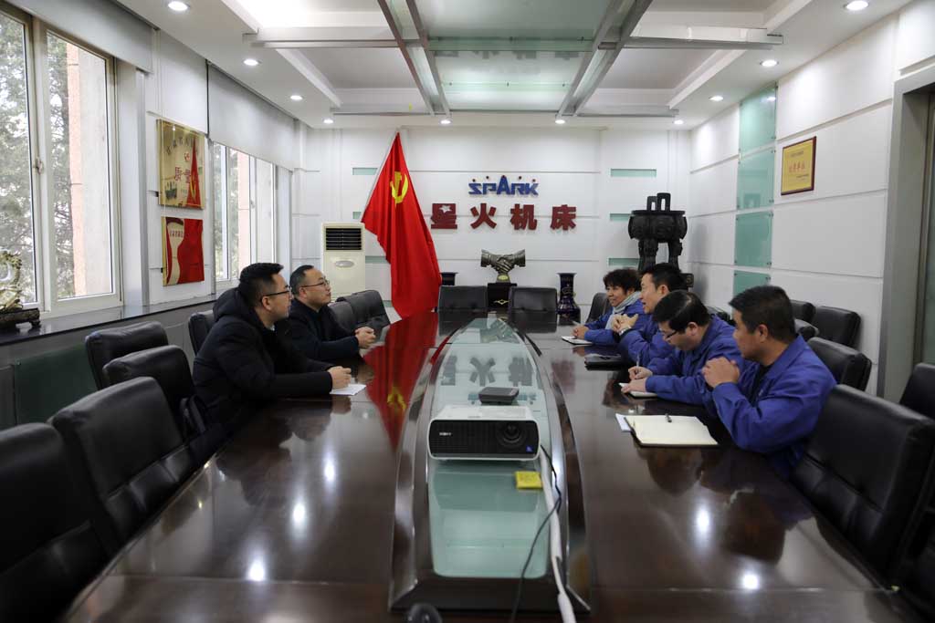 春送暖 心系人才——市委組織部賈軍煥一行到星火公司慰問企業高端技能人才