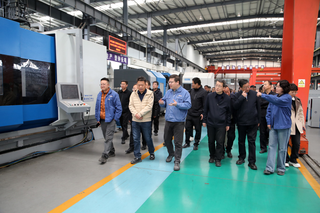省工信廳、省內(nèi)各市州工信局、金融機(jī)構(gòu)領(lǐng)導(dǎo)來星火數(shù)控調(diào)研
