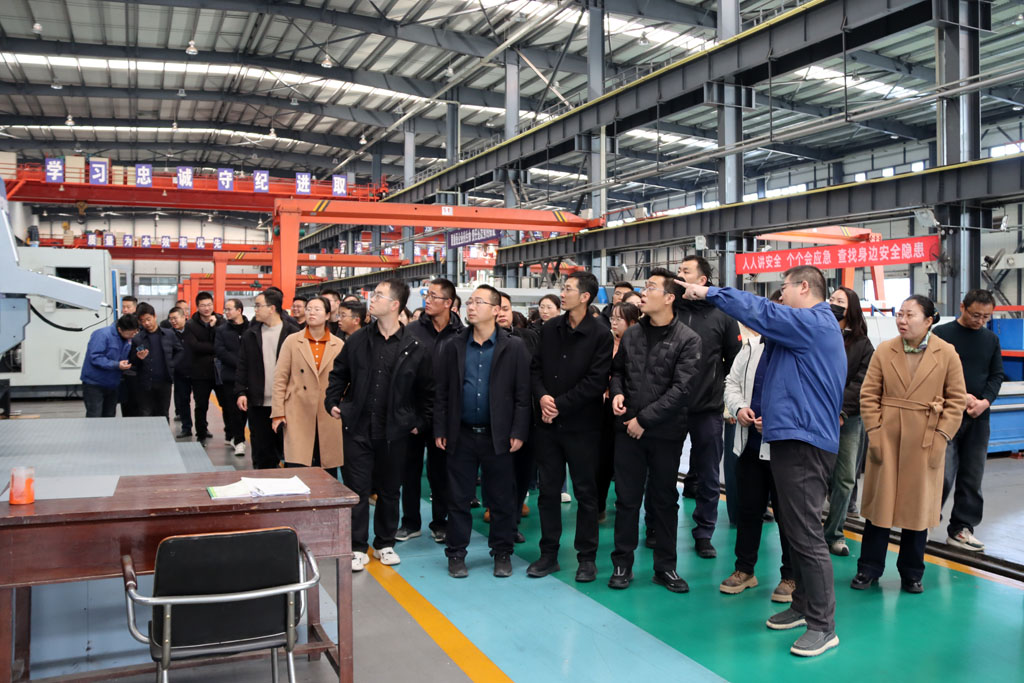 天水市市委組織部、市委黨校組織年輕干部來星火數控公司開展參觀學習活動